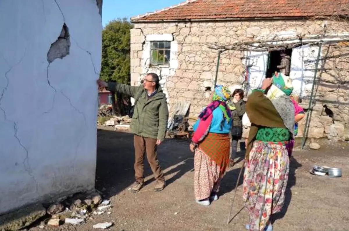 Çomü\'den Deprem Bölgesinde İnceleme