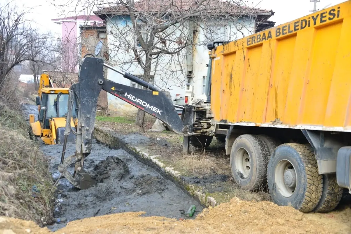 Erbaa\'da Sulama Kanallarında Temizlik Çalışması