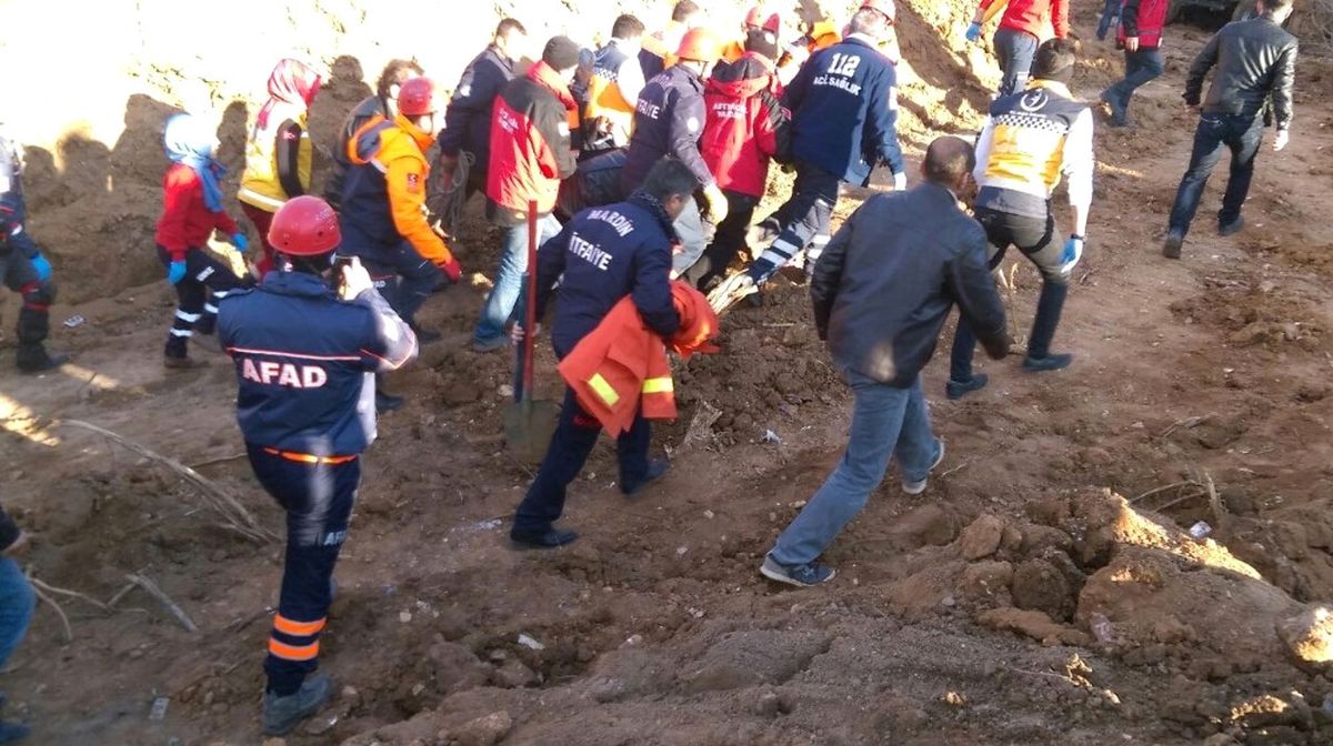 Göçükte Kalan Gencin Cesedine Ulaşıldı