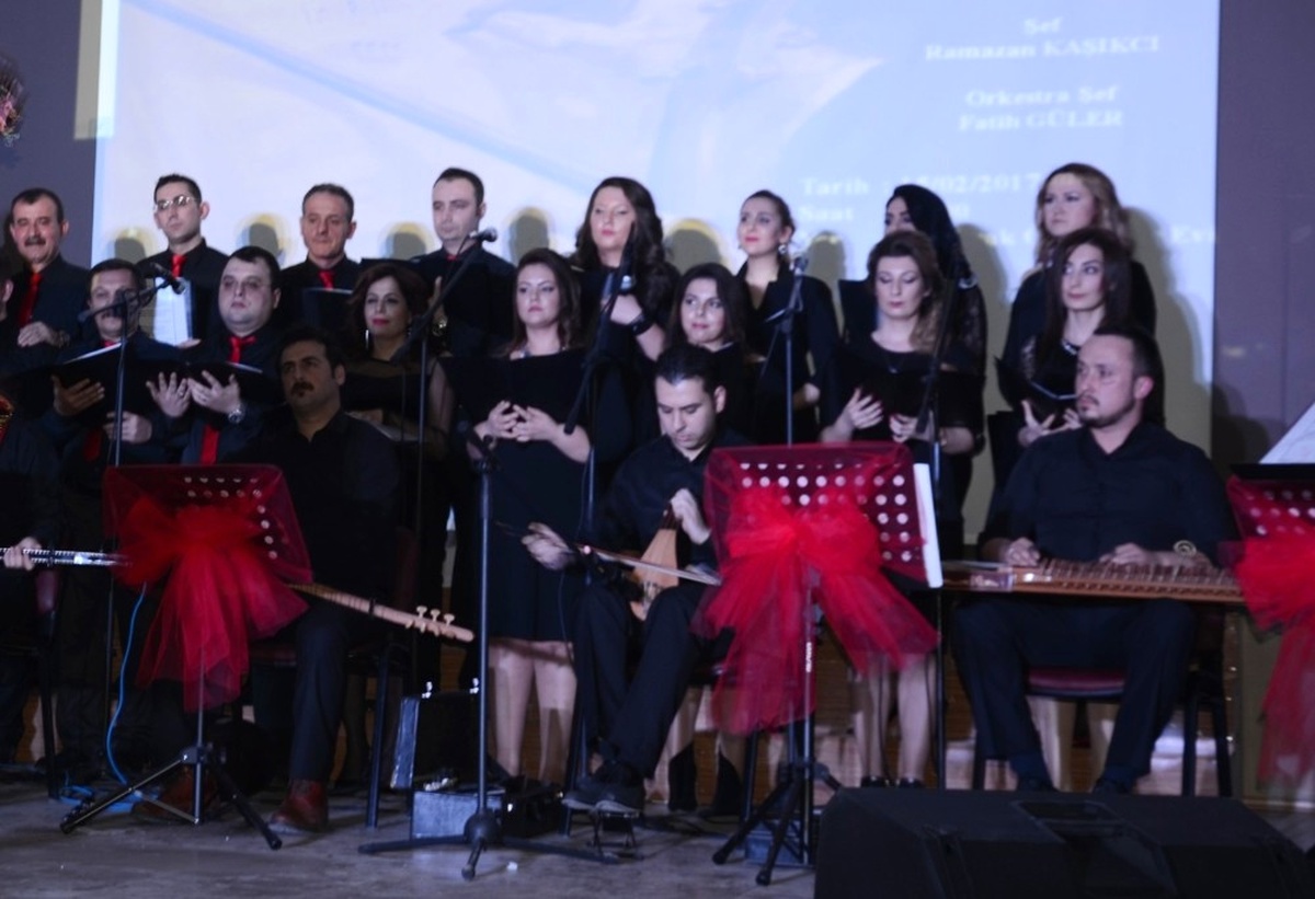 Hayrabolu\'da Öğretmenler Korosundan Muhteşem Konser