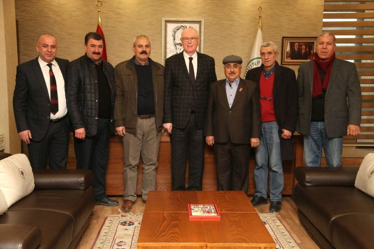 Karatepeliler Köyü Derneğinden Başkan Kurt\'a Ziyaret