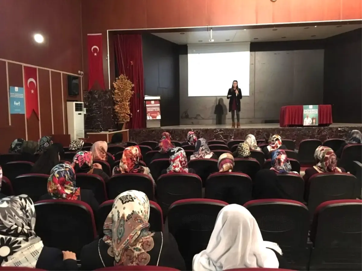 Kursiyerlere "Antibiyotiklerin Akılcı Kullanımı" Konulu Seminer Verildi