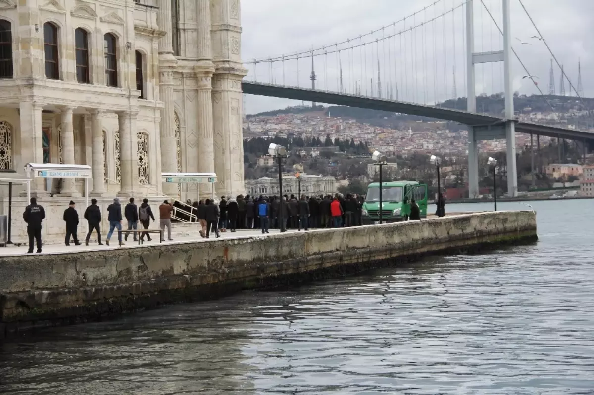 Seda Sayan\'ın Dayısı Son Yolculuğuna Uğurlandı