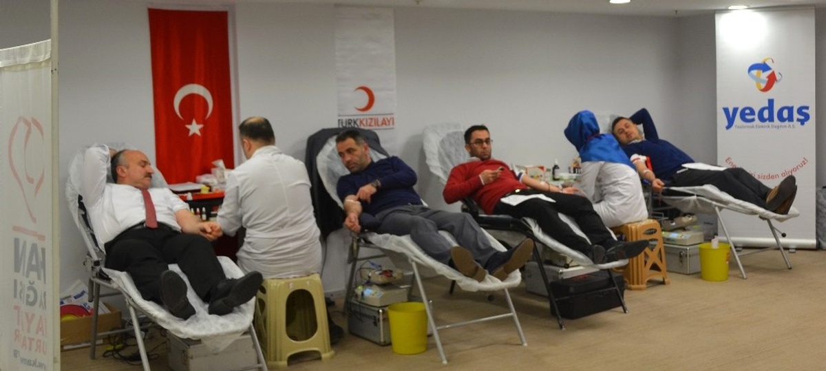 Yedaş Çalışanlarından Kızılay\'a Kan Bağışı
