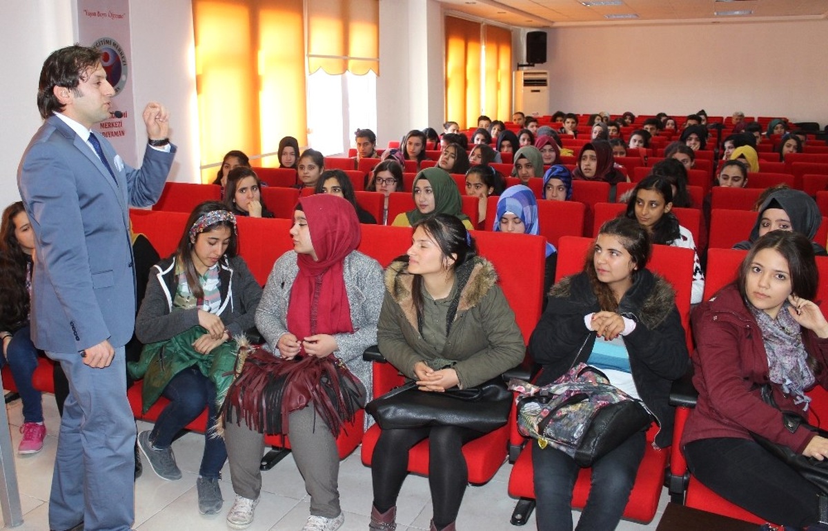 Adıyaman\'da Ygs\'ye Girecek Öğrenciler Eğlenerek Stres Attı