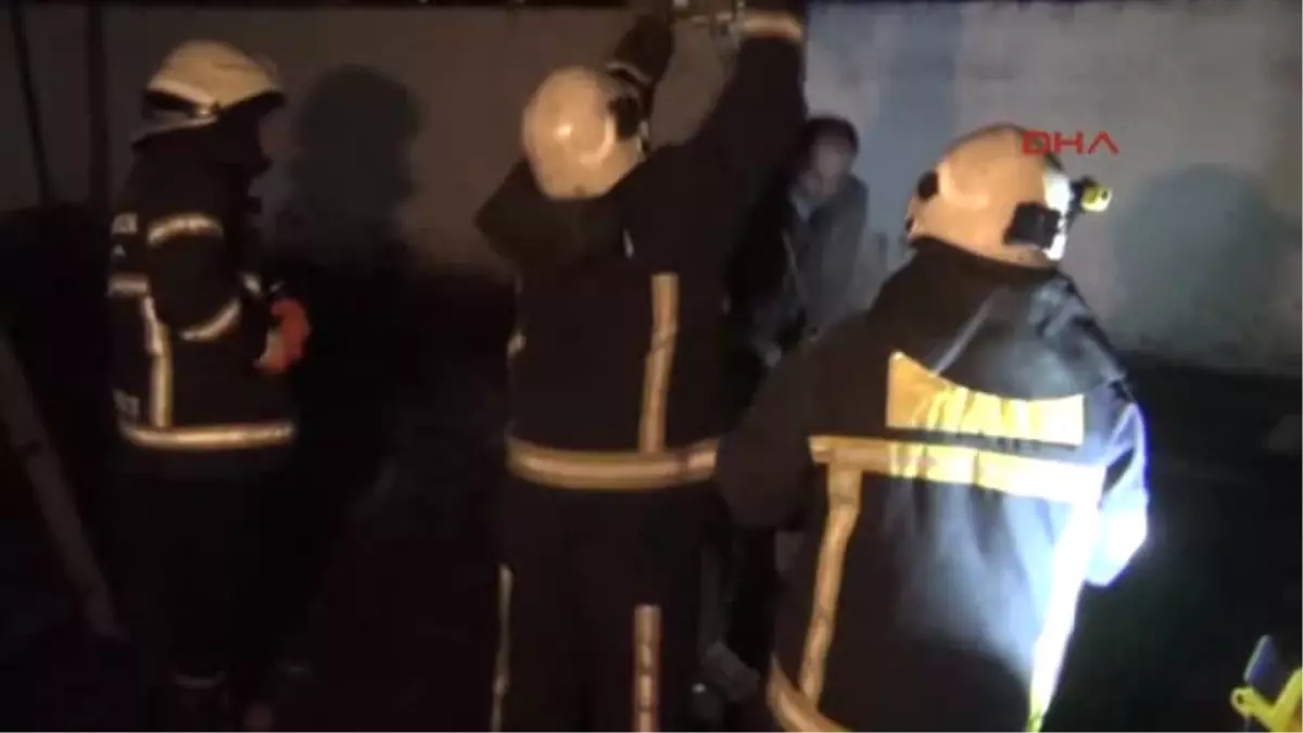 Bursa Foseptiğe Düşen Yarış Atını Itfaiye Kurtardı