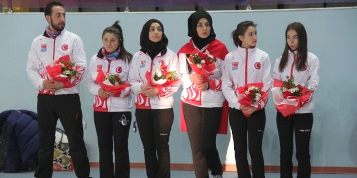 Curlingde Tarihi Başarı!