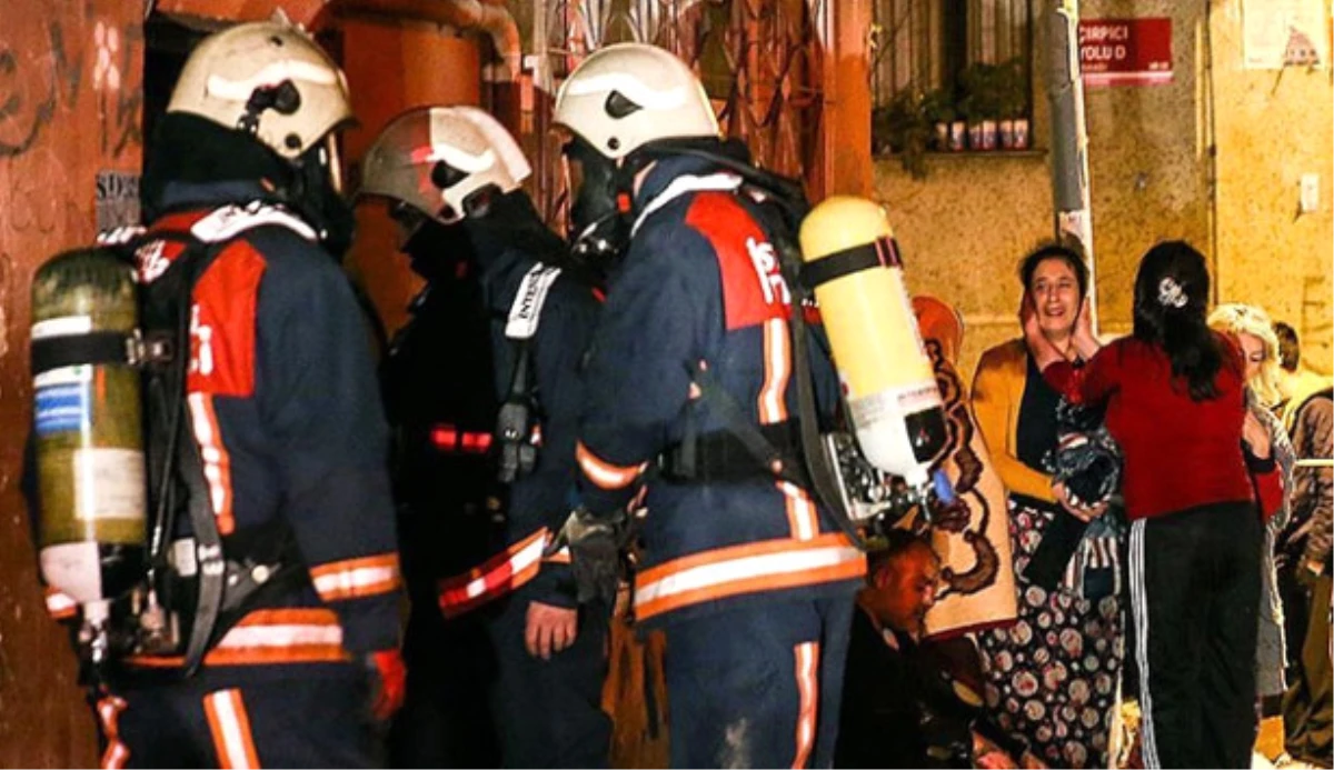 Dha İstanbul - Zeytinburnu\'nda Yangın; Yaşlı Kadın Hayatını Kaybetti