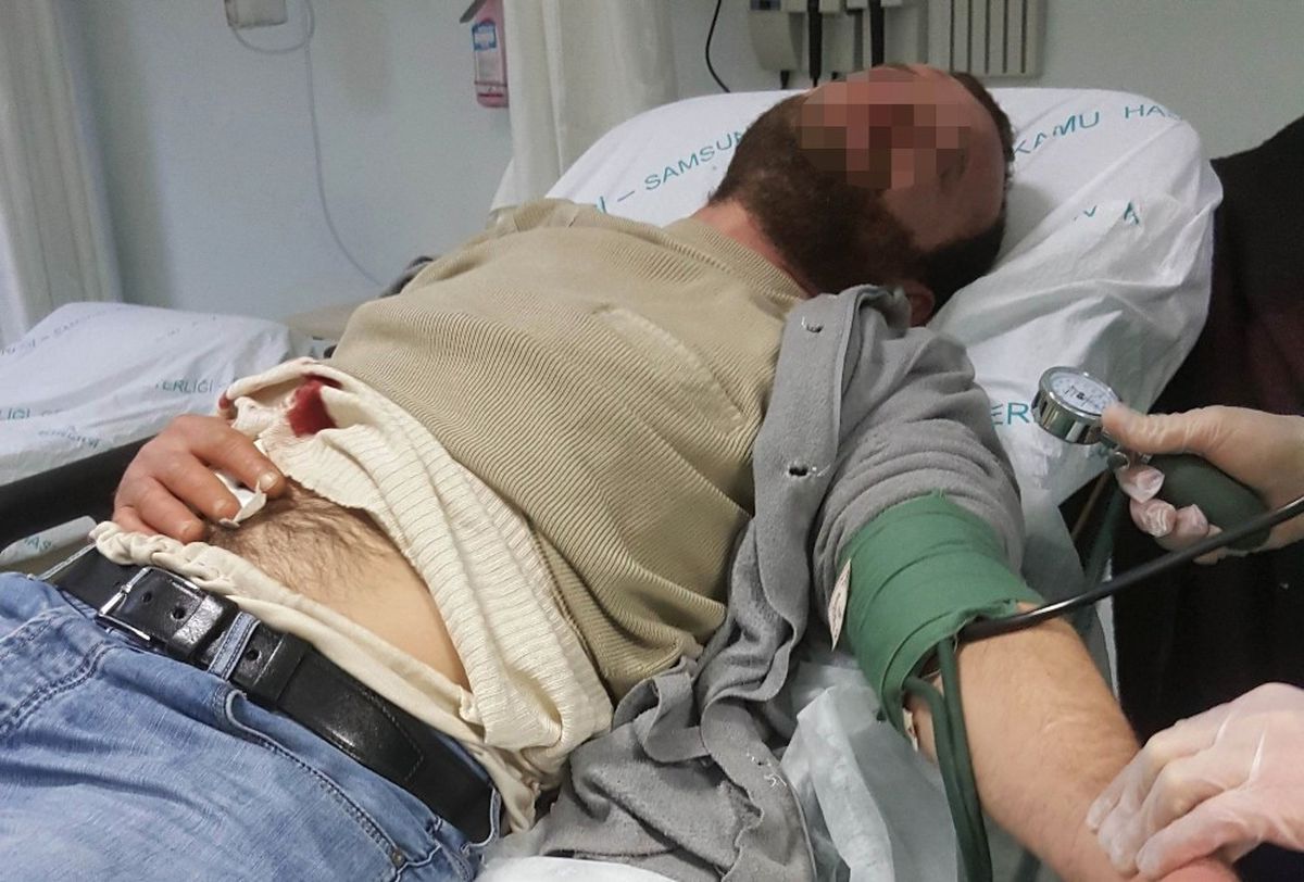 Eşi Boşanma Davası Açınca Kendini Bıçakladı