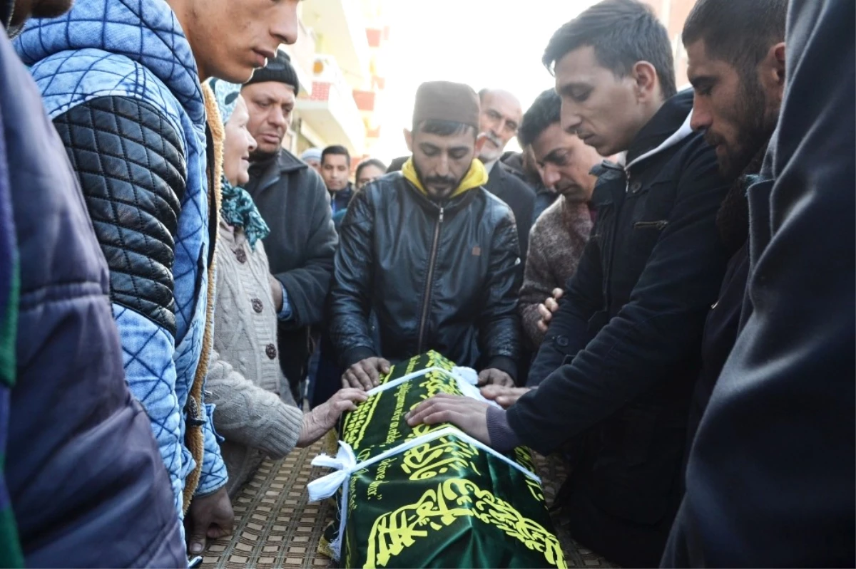 Gelibolu\'da Yangında Ölen 13 Aylık Bebek Toprağa Verildi