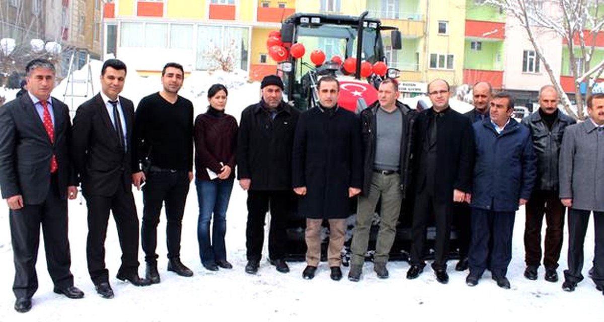 Güroymak Belediyesine İş Makinesi Hibe Edildi
