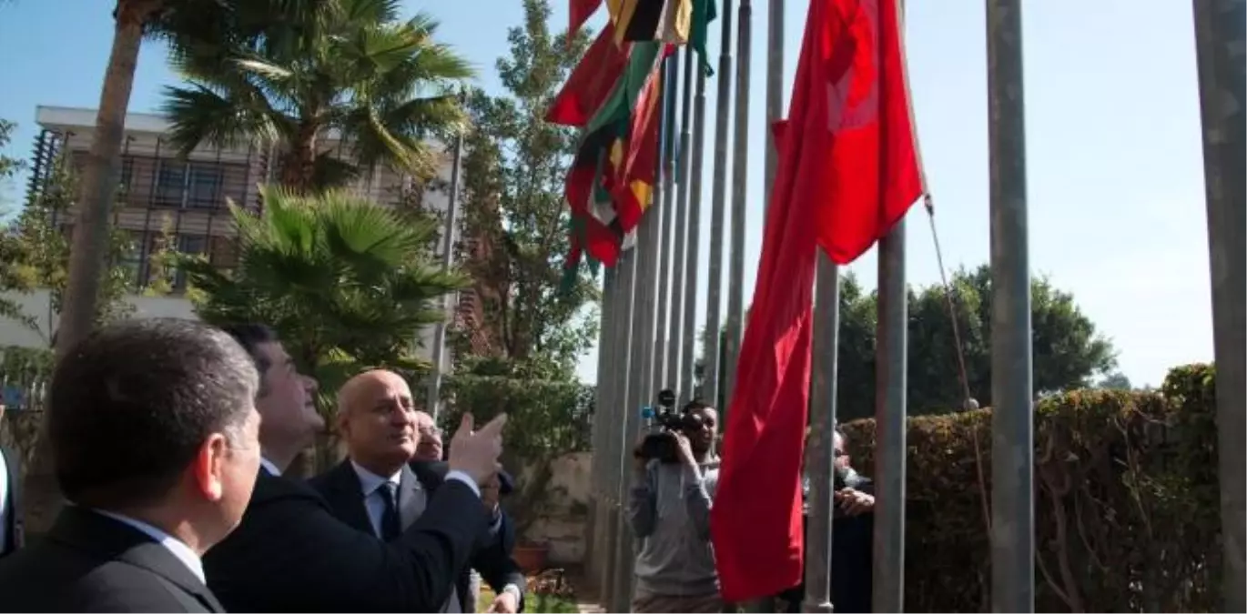 Isesco\'da Türk Bayrağı Göndere Çekildi