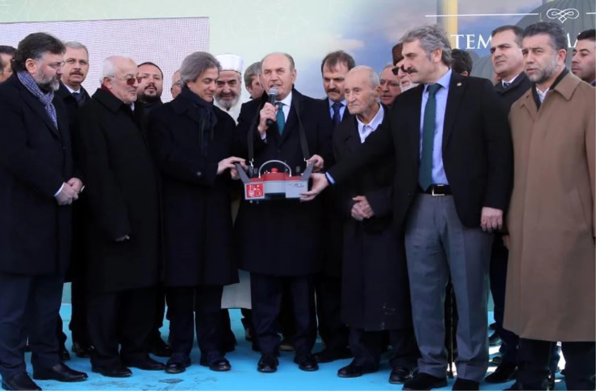 Kadir Topbaş\'tan Taksim Camii Tweeti: Birliğimizin Sembolü Olacak