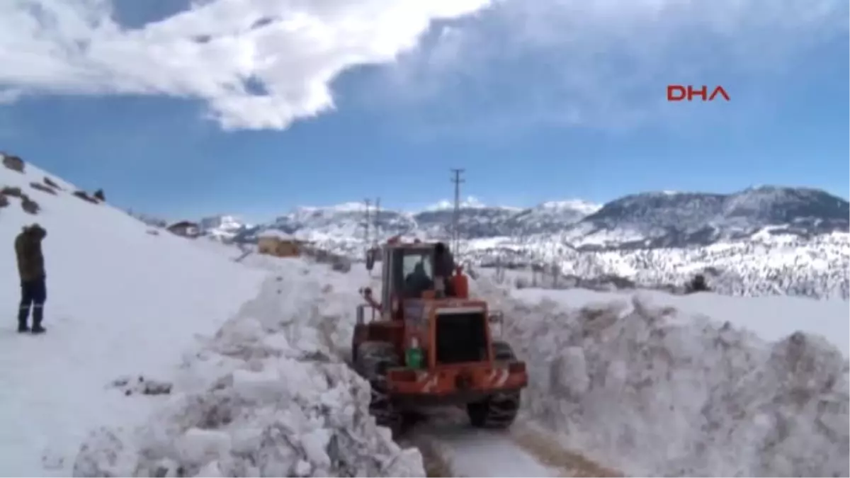 Mersin\'de Karla Kaplı Yayla Yolları Açılıyor