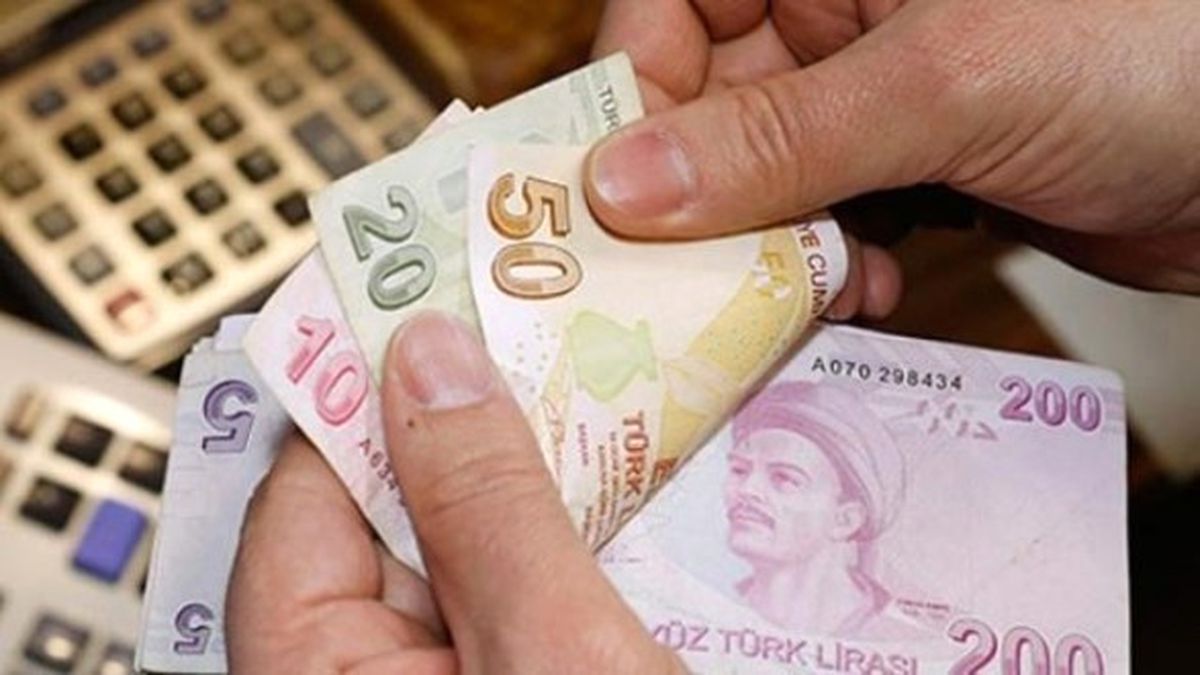 Para Dolu Cüzdanı Sahibine Teslim Etti