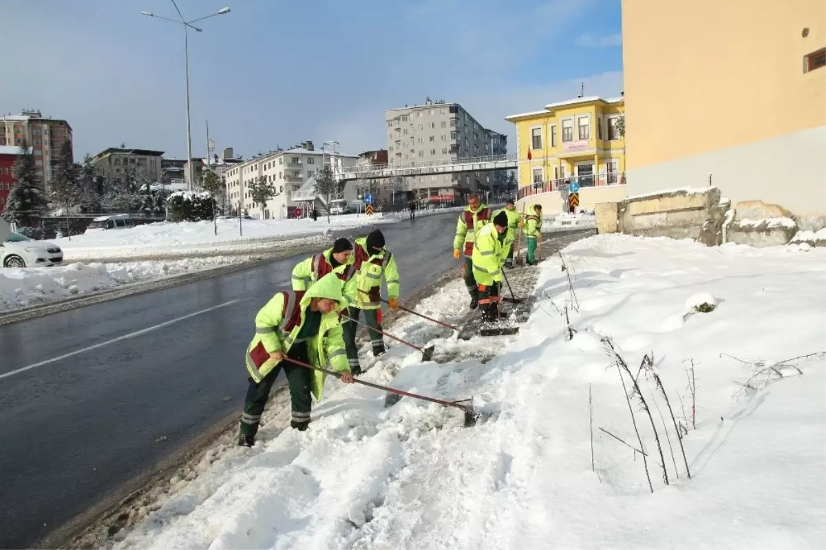 Trabzon\'da Kar Mücadelesi Çalışmaları Sürdürülüyor