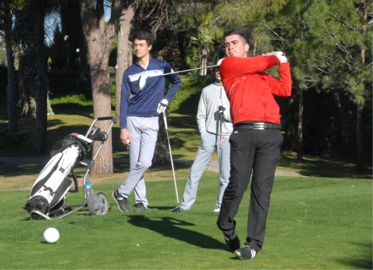 Golf Rüzgarı Bu Kez Antalya\'da Esiyor