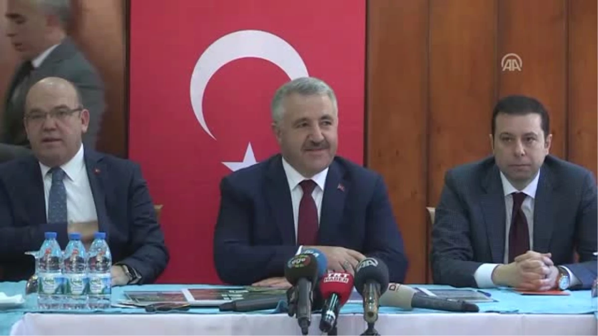 Ulaştırma Bakanı Arslan Izmir Projelerini Anlattı