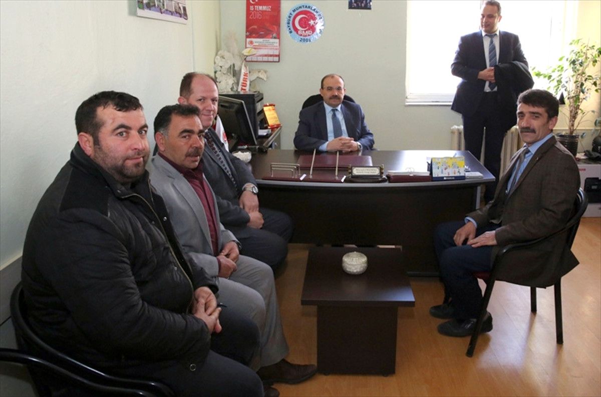 Vali Ustaoğlu\'ndan Muhtarlar Derneği\'ne Ziyaret