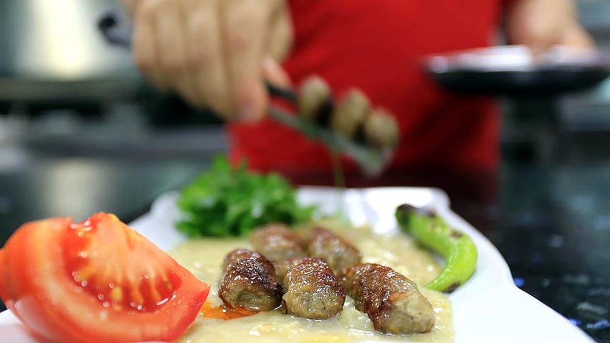 Yeme-içmeden Vazgeçmedik, Kozmetikten Kısmadık"