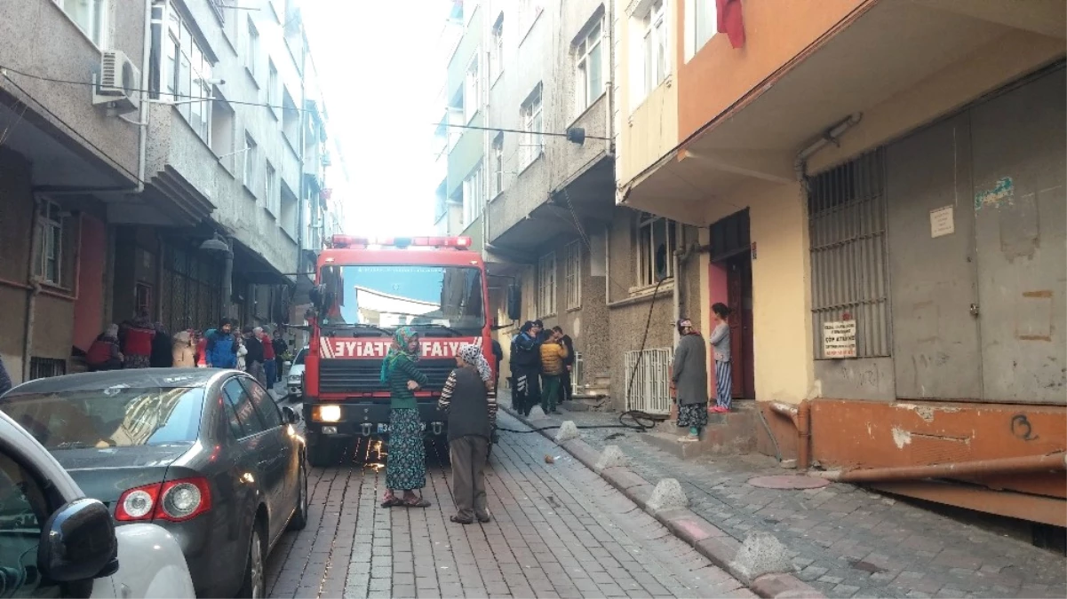 Zeytinburnu\'nda Yangın: 1 Ölü