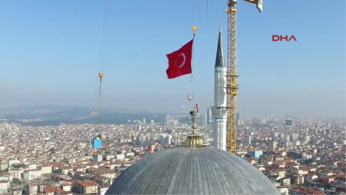 Çamlıca Camii\'ne Dünyanın En Büyük Alemi Takıldı (Havadan Görüntülerle) 2