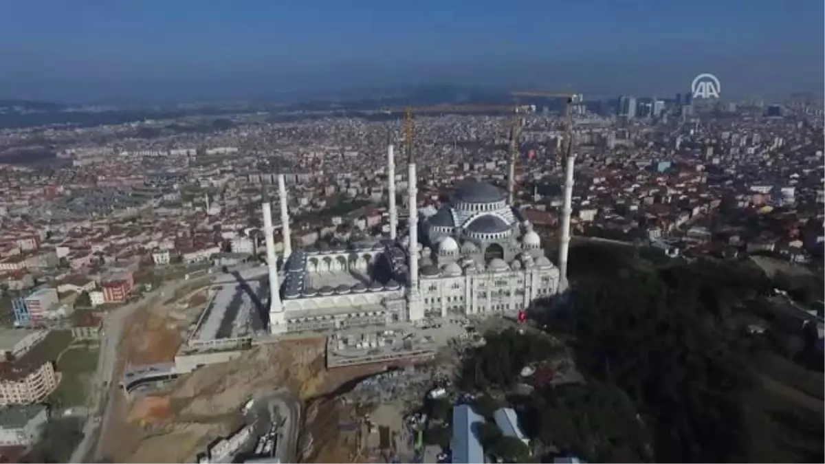 Çamlıca Camisi Ana Kubbe Aleminin Yerleştirilme Töreni (3)