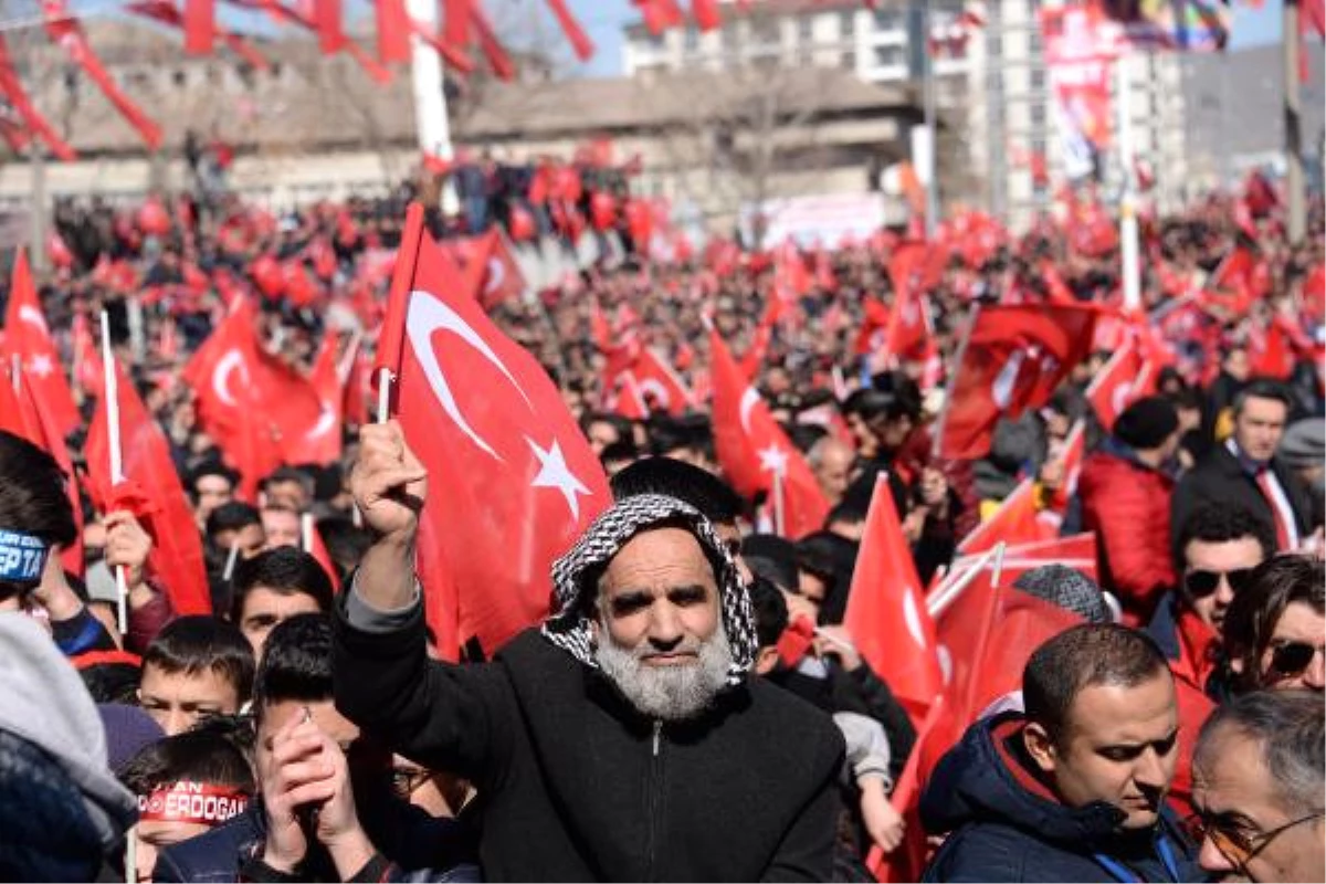 Erdoğan: Keşke Cumhurbaşkanlığı Sistemine 1990\'lı Yılların Başında Geçseydik