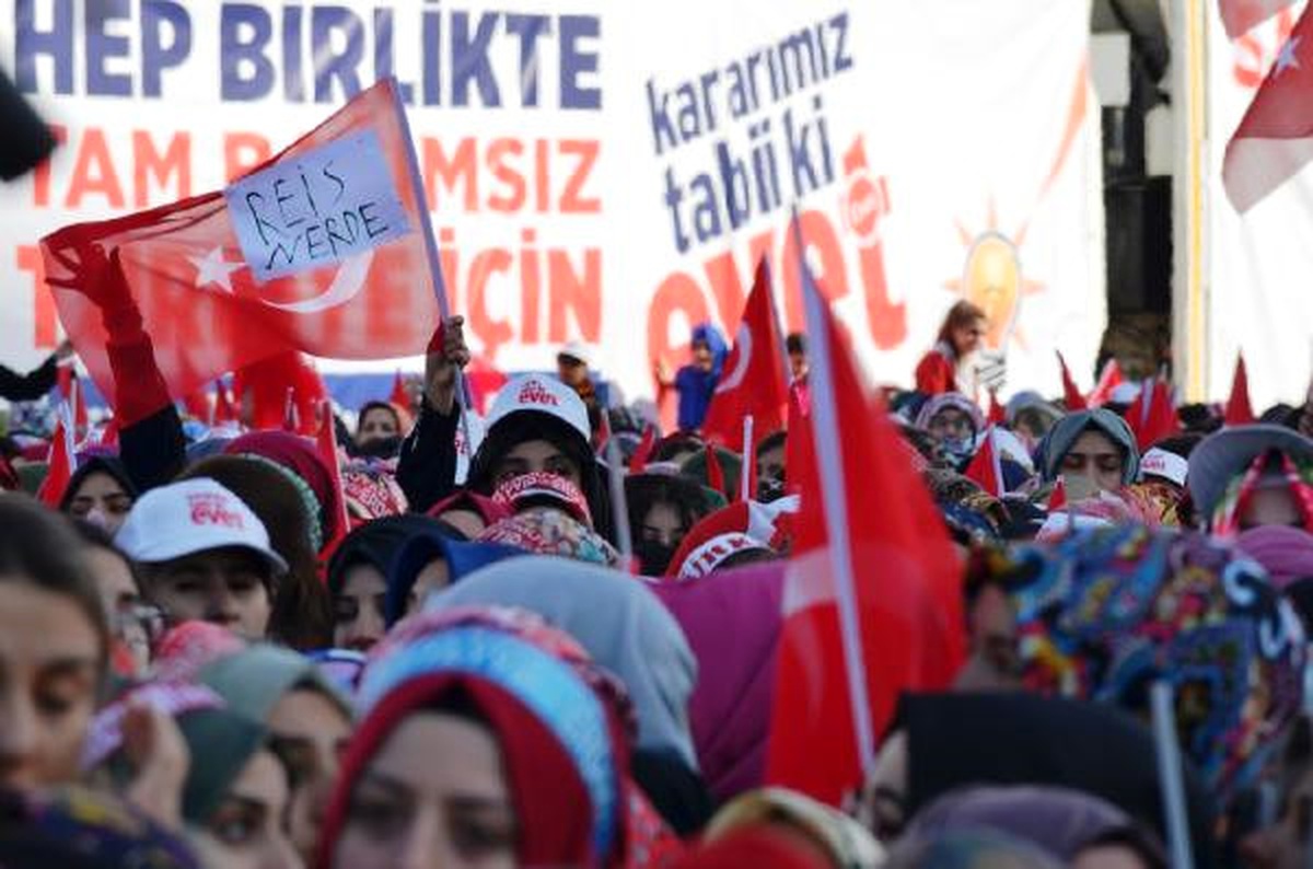 Erdoğan: Keşke Cumhurbaşkanlığı Sistemine 1990\'lı Yılların Başında Geçseydik (2)