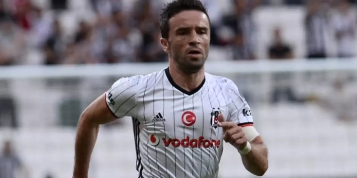 Gökhan Gönül Sessizliğini Bozdu: Futbolu Bırakınca...