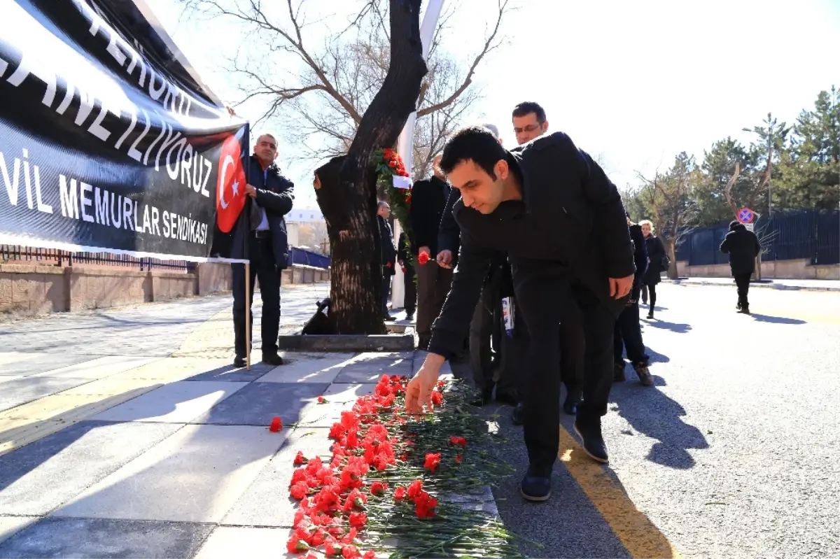 Merasim Sokak Şehitleri Anıldı