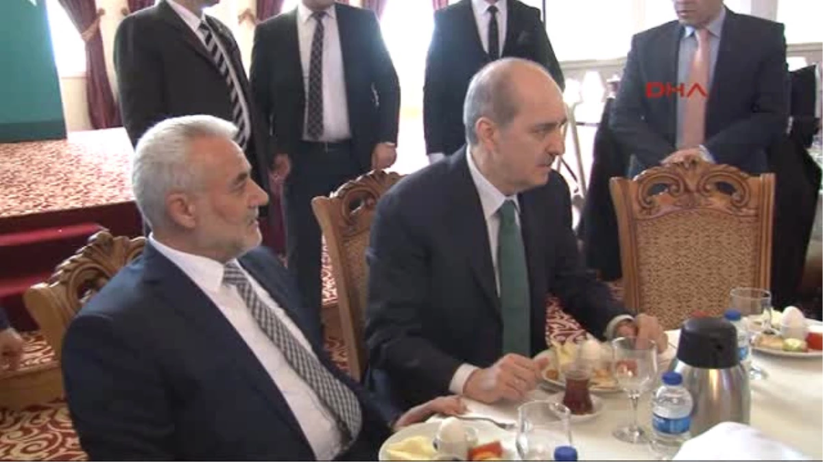 Numan Kurtulmuş El Bab\'ta Deaş Militanının Bir Elinde Amerikan Silahı Bir Elinde Rus Silahı