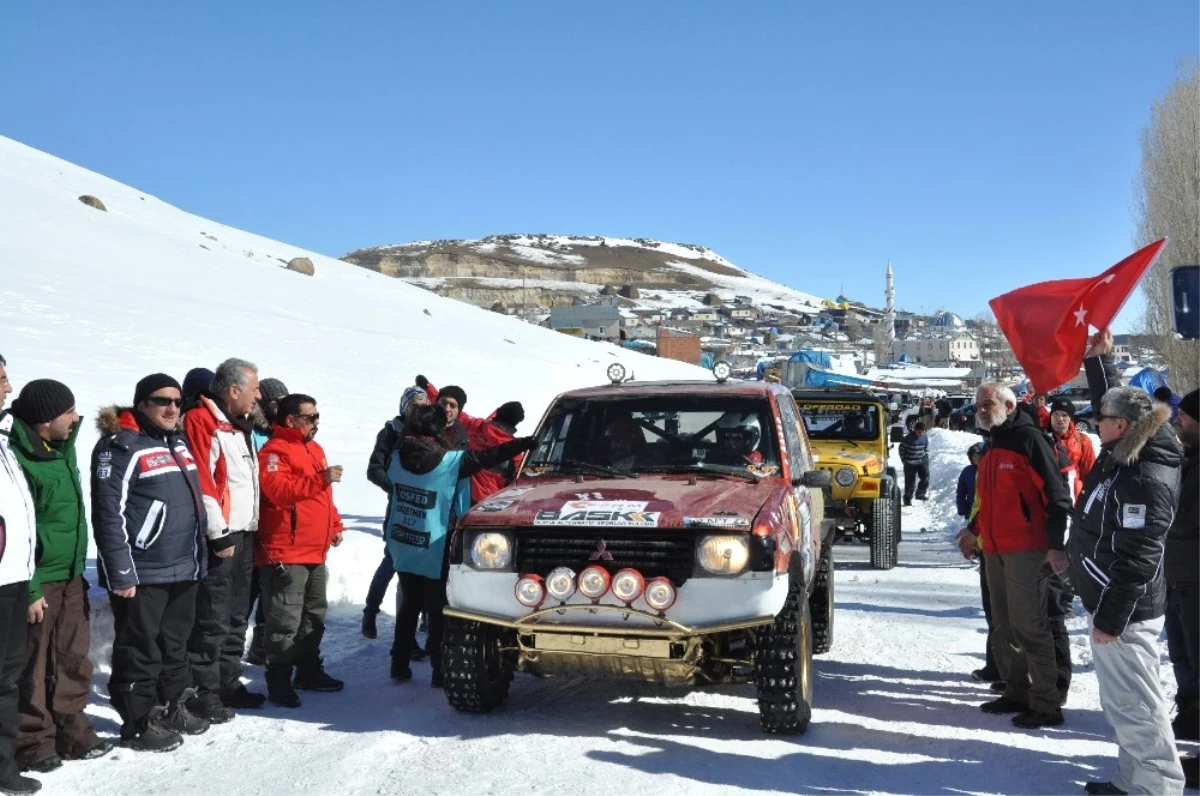 Off-road Rallisinde Bazı Araçlar Takla Attı