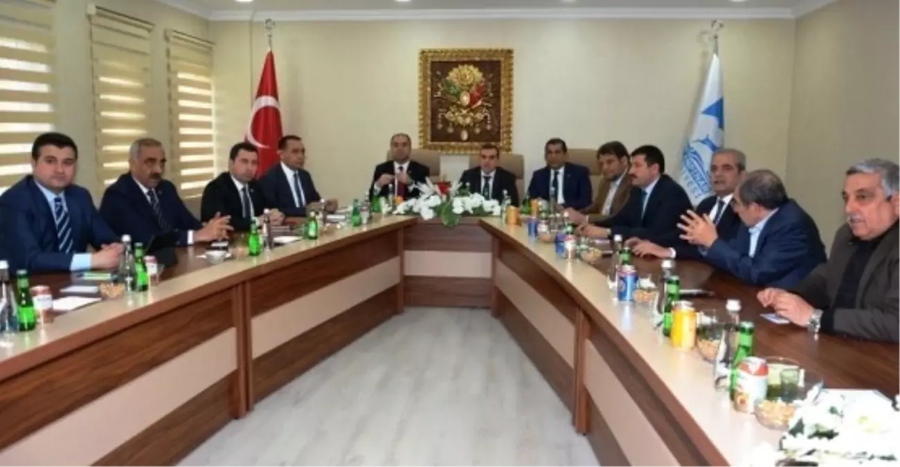 Şanlıurfa AK Parti Belediye Başkanları Ceylanpınar\'da Bir Araya Geldiler