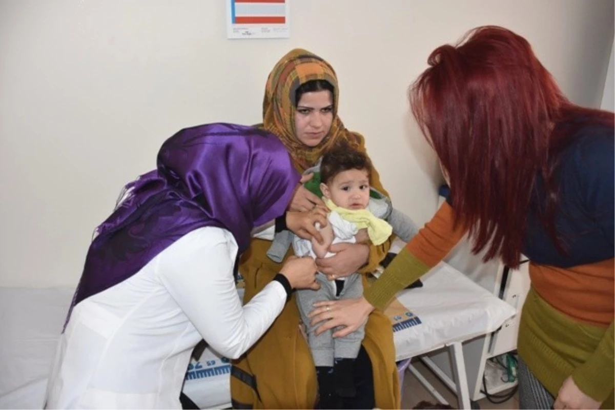 Suriyeli Çocuklara Aşı Yapıldı