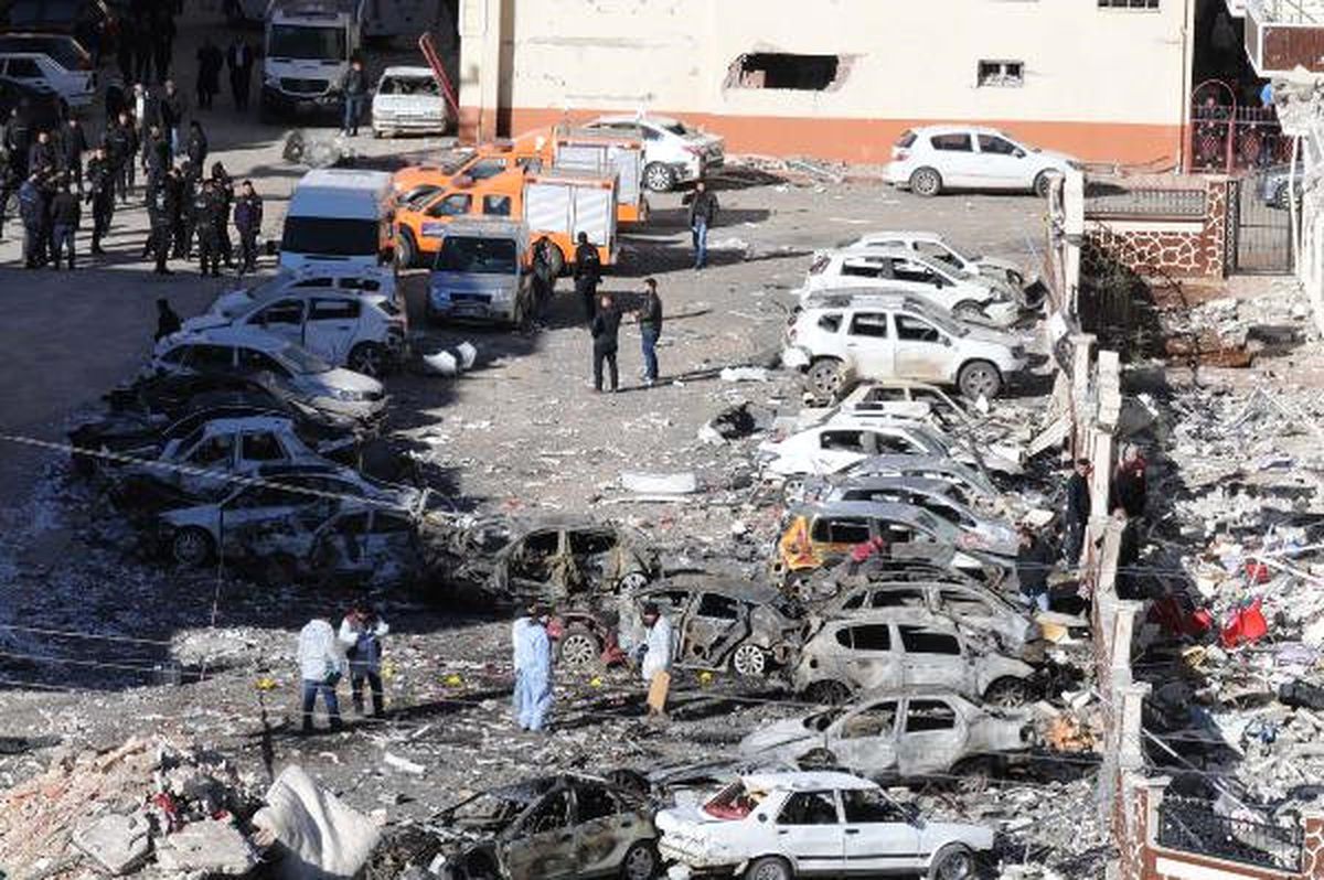Viranşehir\'de, Hain Saldırıda 1 Ton Bomba Kullanılmış