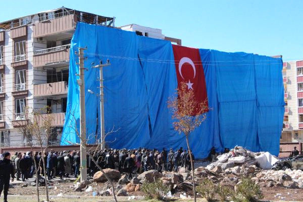 Viranşehir\'de, Hain Saldırıda 1 Ton Bomba Kullanılmış (4)