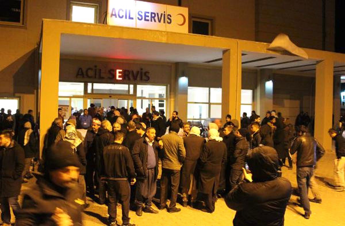 Viranşehir\'de Hakim, Savcı ve Polis Lojmanlarına Bombalı Araçla Saldırı: 2 Şehit, 17 Yaralı (4)