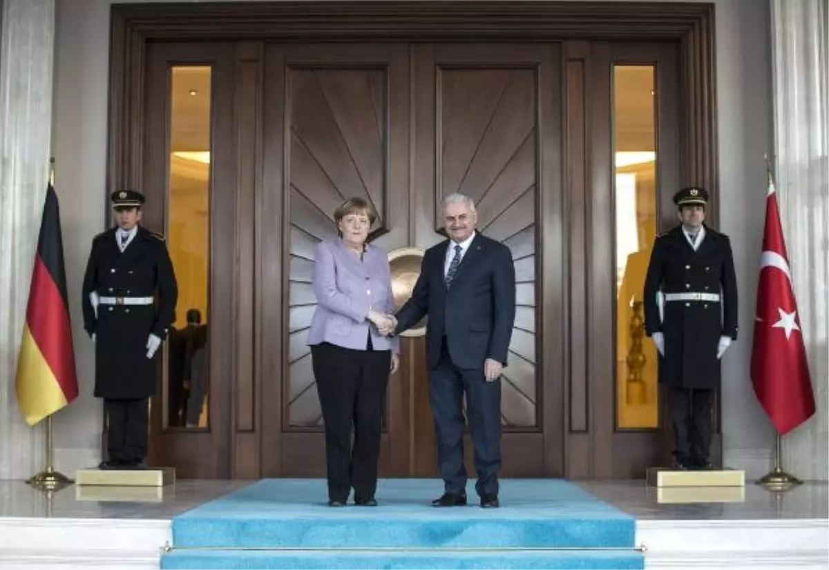 Yıldırım-Merkel Görüşmesi Başladı