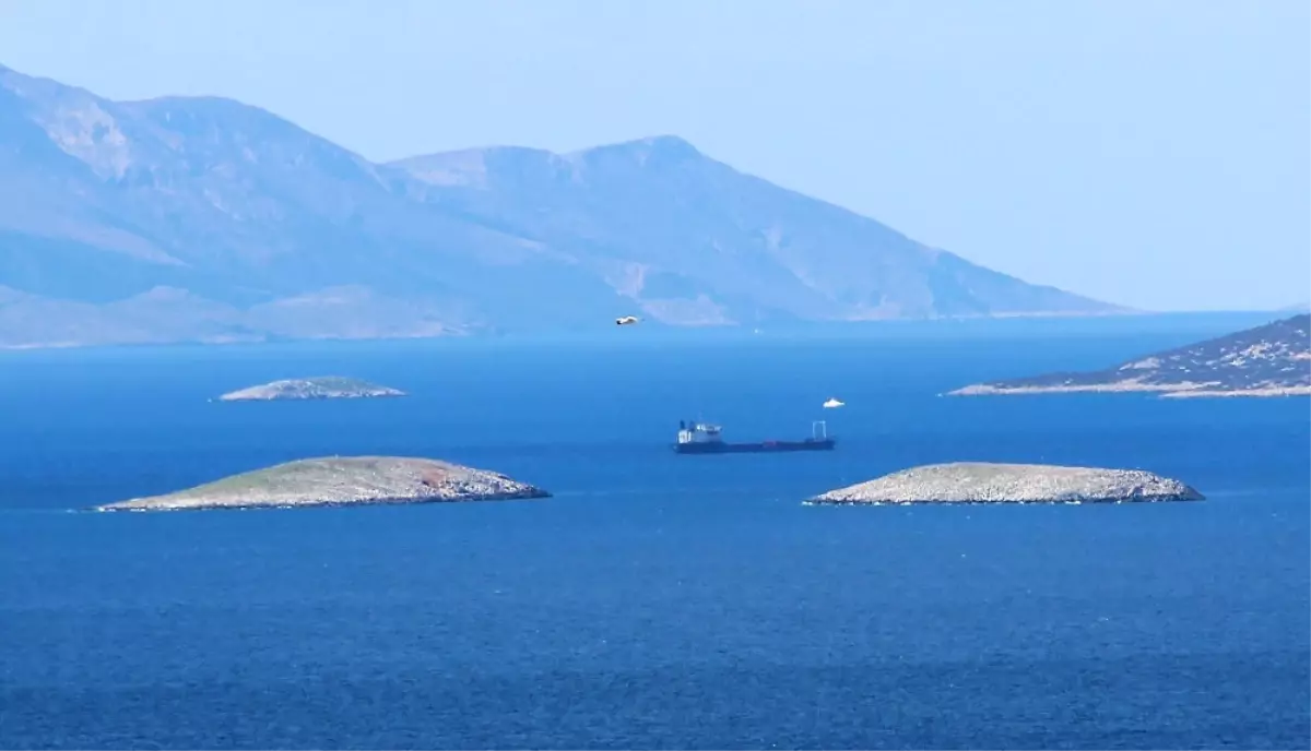 Yunan Askerleri Kardak Kayalıklarına Yaklaşamıyor
