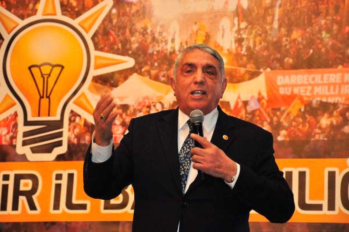 Bakan Faruk Özlü, İzmir\'de Konsoloslarla Bir Araya Geldi (2)