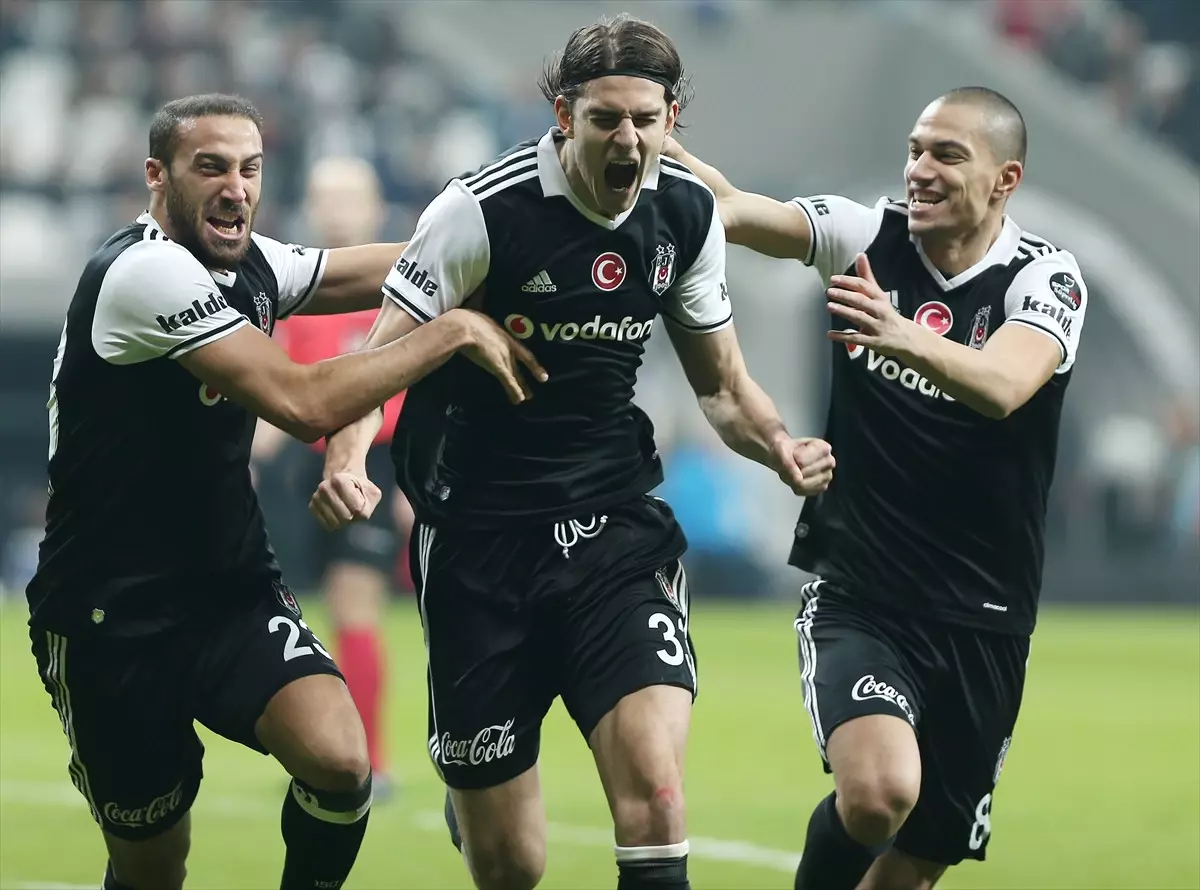 Beşiktaş\'ın Zirve Keyfi