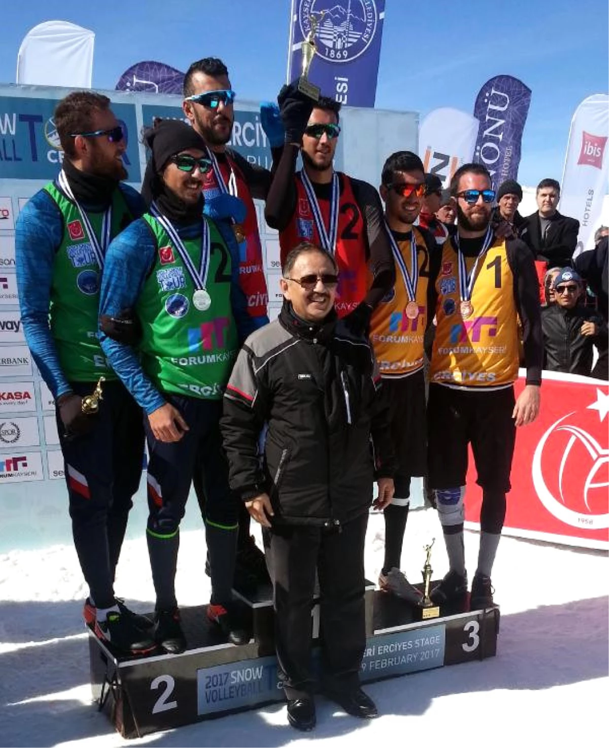 Erciyes\'te Kar Voleybolunda Şampiyonlar Belli Oldu