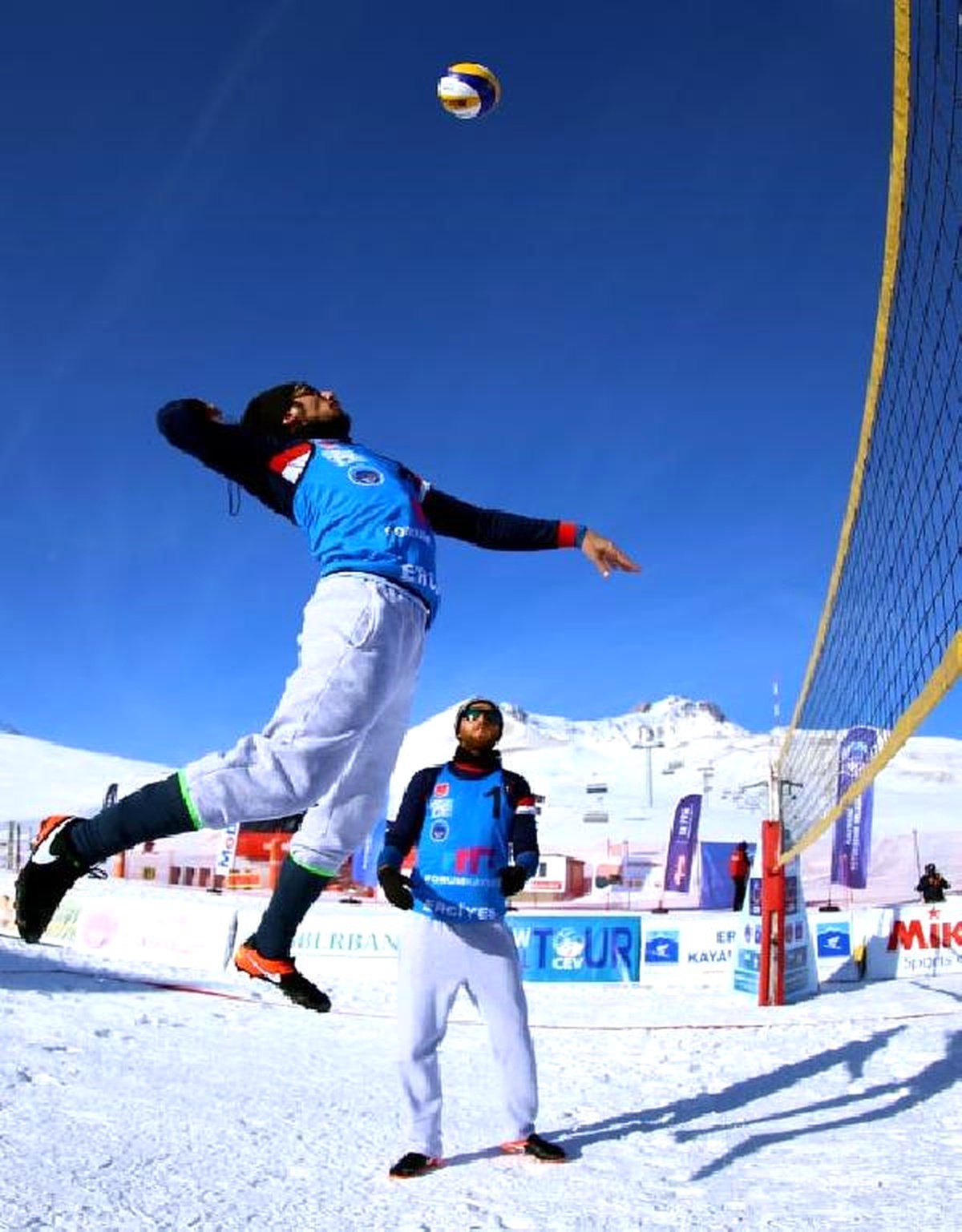 Erciyes\'te Kar Voleybolunda Şampiyonlar Belli Oldu