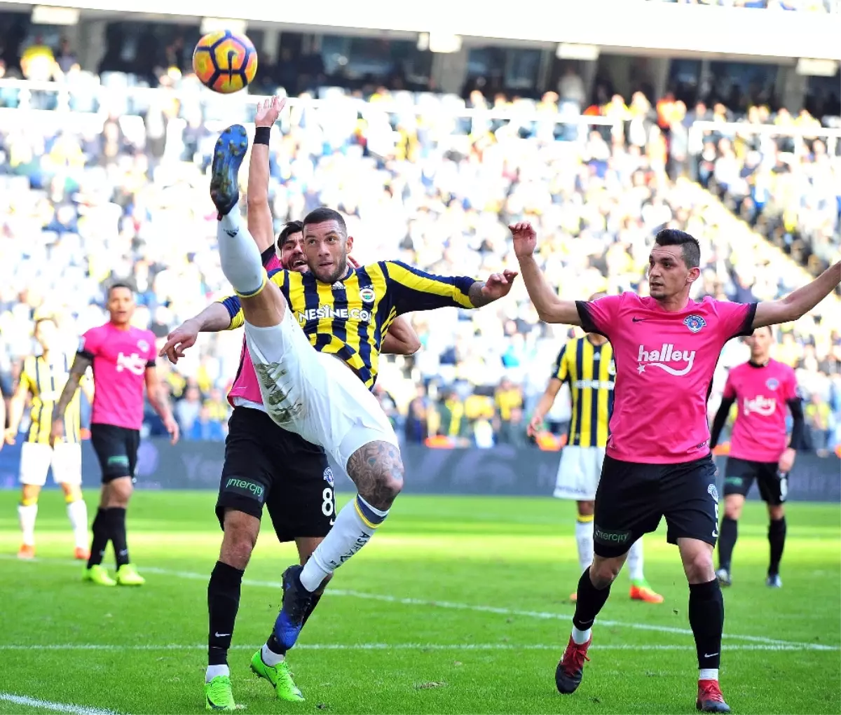 Fenerbahçe\'de Puan Kayıpları Sürüyor