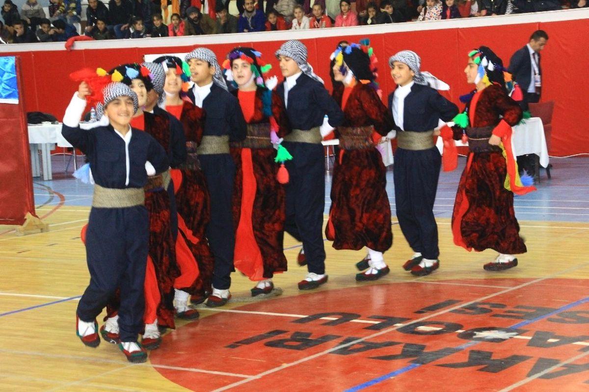 Hakkari\'de Halk Oyunları Yarışması