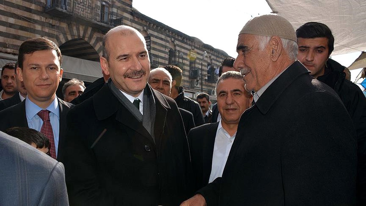 İçişleri Bakanı Soylu, Diyarbakır\'da Esnafı Ziyaret Etti