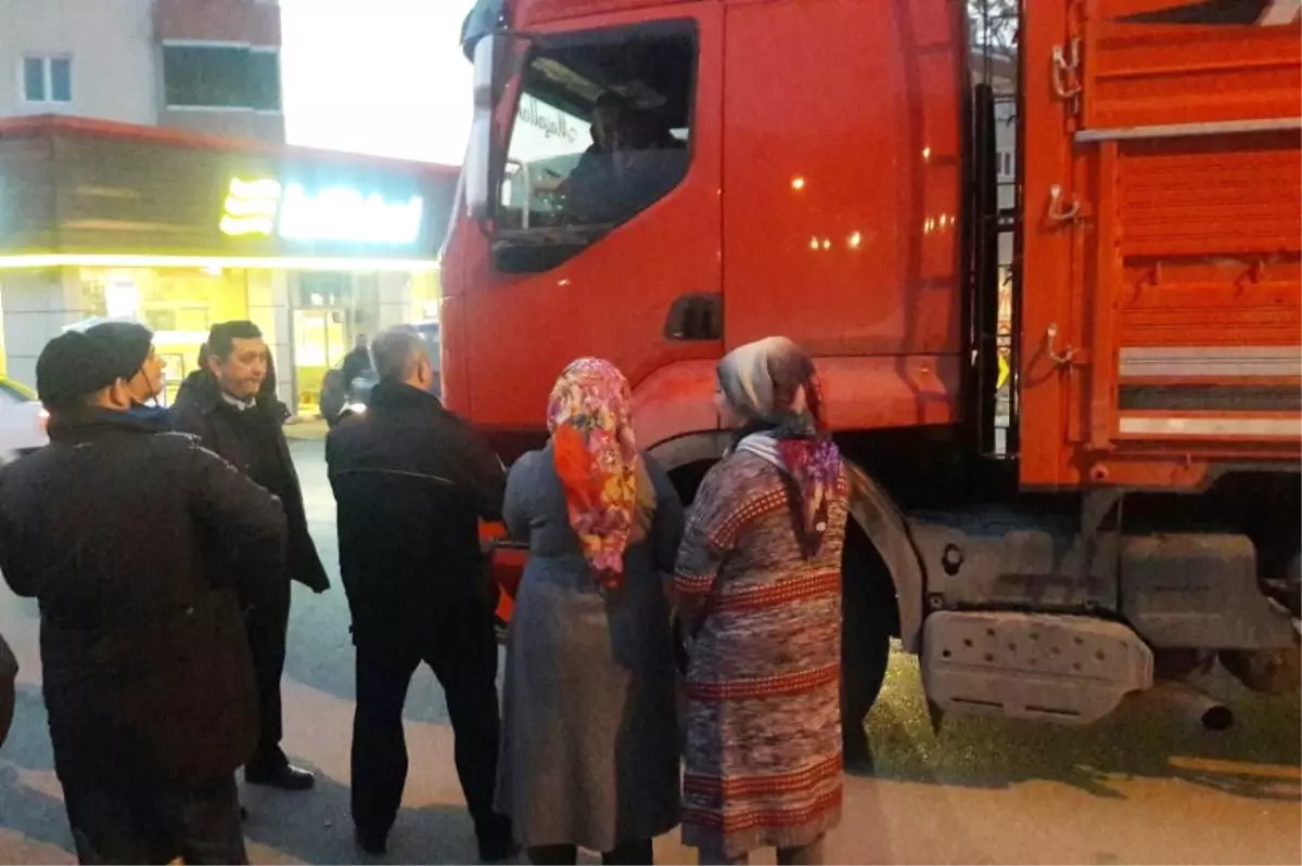 Kafasına Silah Dayayıp Kendini Tıra Kilitledi