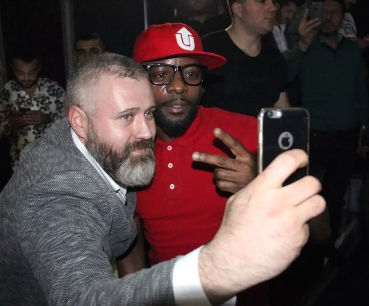 Pascal Nouma, Pakistanlı Yetimler İçin Dj Kabinine Girdi