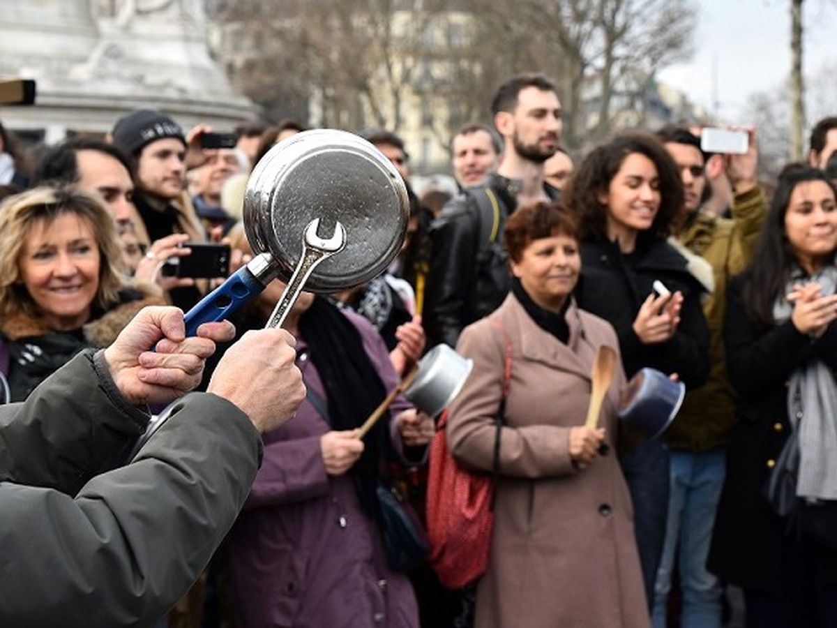 Paris\'te "Yolsuzluk" Protestosu